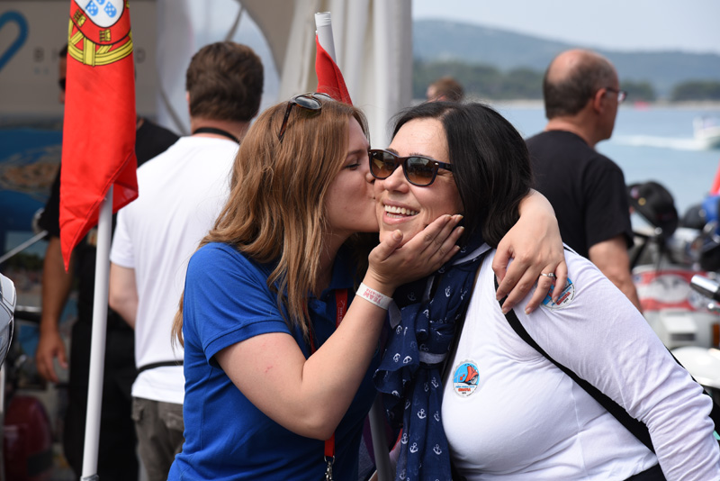 Spektakularni defile vespaša, foto: Vinko Pešić Spektakularni defile vespaša, foto: Vinko Pešić