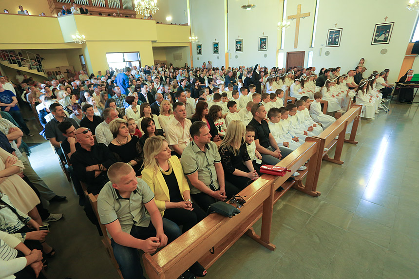 Bibinje: sakrament Prve pričesti, foto-L. Banić Bibinje: sakrament Prve pričesti, foto-L. Banić