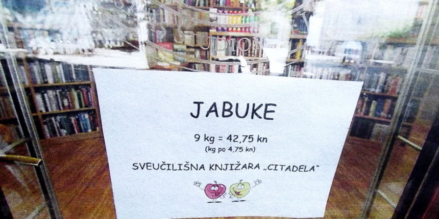 Po jabuke u sveučilišnu knjižaru