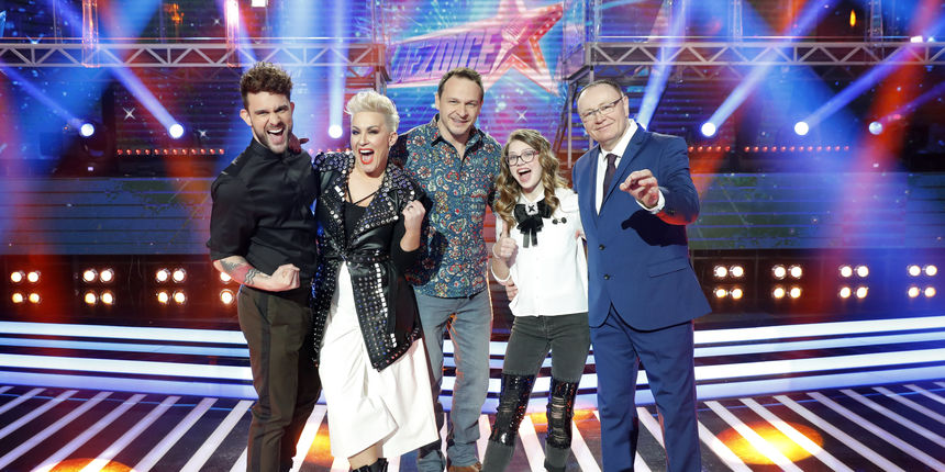 U tijeku je snimanje treće sezone ‘Zvjezdica’ u kojoj će pjevački talenti do 15 godina pokazati svoje glasovne sposobnosti peteročlanom žiriju u sastavu Mia Negovetić, Indira Levak, Enis Bešlagić, Luka Nižetić i Zdravko Šljivac U tijeku je snimanje treće sezone ‘Zvjezdica’ u kojoj će pjevački talenti do 15 godina pokazati svoje glasovne sposobnosti peteročlanom žiriju u sastavu Mia Negovetić, Indira Levak, Enis Bešlagić, Luka Nižetić i Zdravko Šljivac