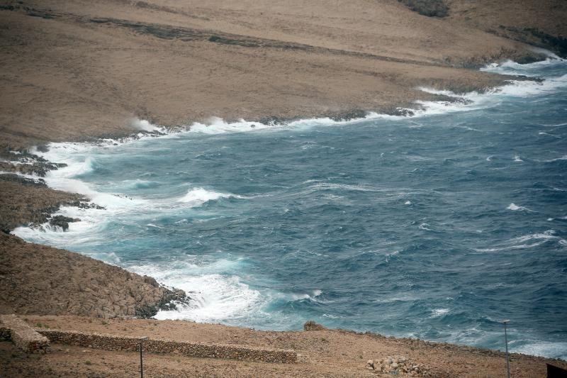 Olujna bura prekinula trajektni promet između Prizne i Žigljena. Photo: Dalibor Urukalović/PIXSELL Olujna bura prekinula trajektni promet između Prizne i Žigljena. Photo: Dalibor Urukalović/PIXSELL