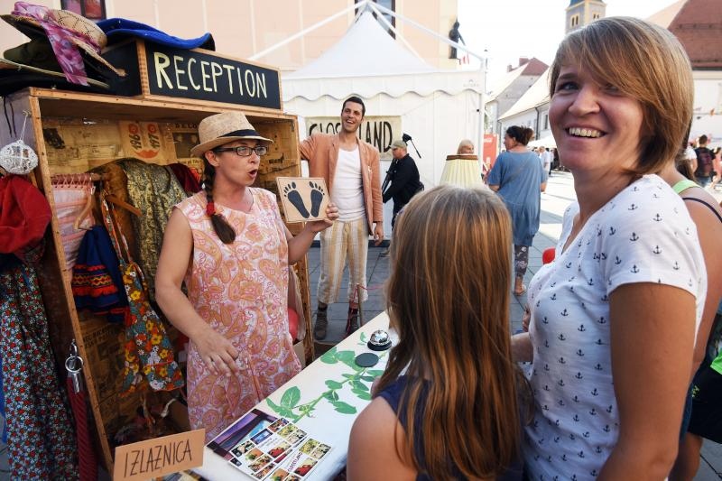 Šesti dan Špancirfesta, nastup uličnih performera Jesters Šesti dan Špancirfesta, nastup uličnih performera Jesters