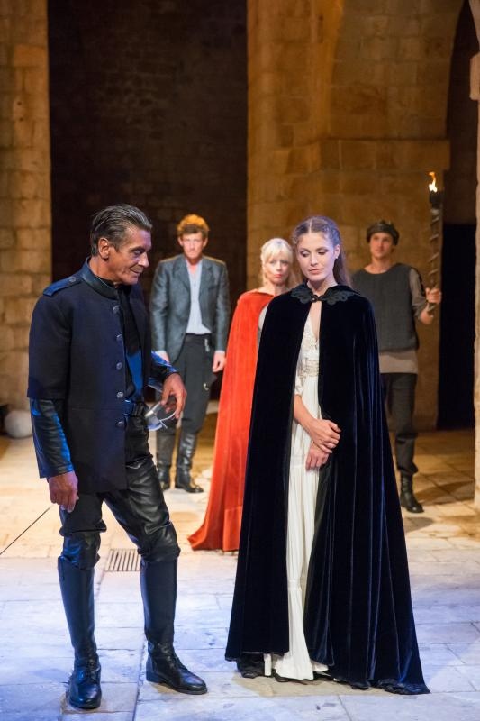 Povodom obiljezavanja 400. godina smrti Williama Shakespearea premijerno je izveden Othello, tragedija Williama Shakespearea u režiji Ivice Boban i s Draganom Despotom kao Othellom