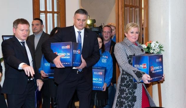 06.12.2014., Zagreb – Predsjednicka kandidatkinja HDZ-a Kolinda Grabar Kitarovic predala je Drzavnom izbornom povjerenstvu potpise kojima gradjani podupiru njezinu kandidaturu za predsjednicu. Photo: Davor Puklavec/PIXSELL