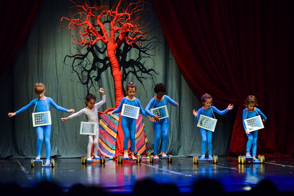 Circo Art u HNK Zadar izveo predstavu “Povratak u prirodu”