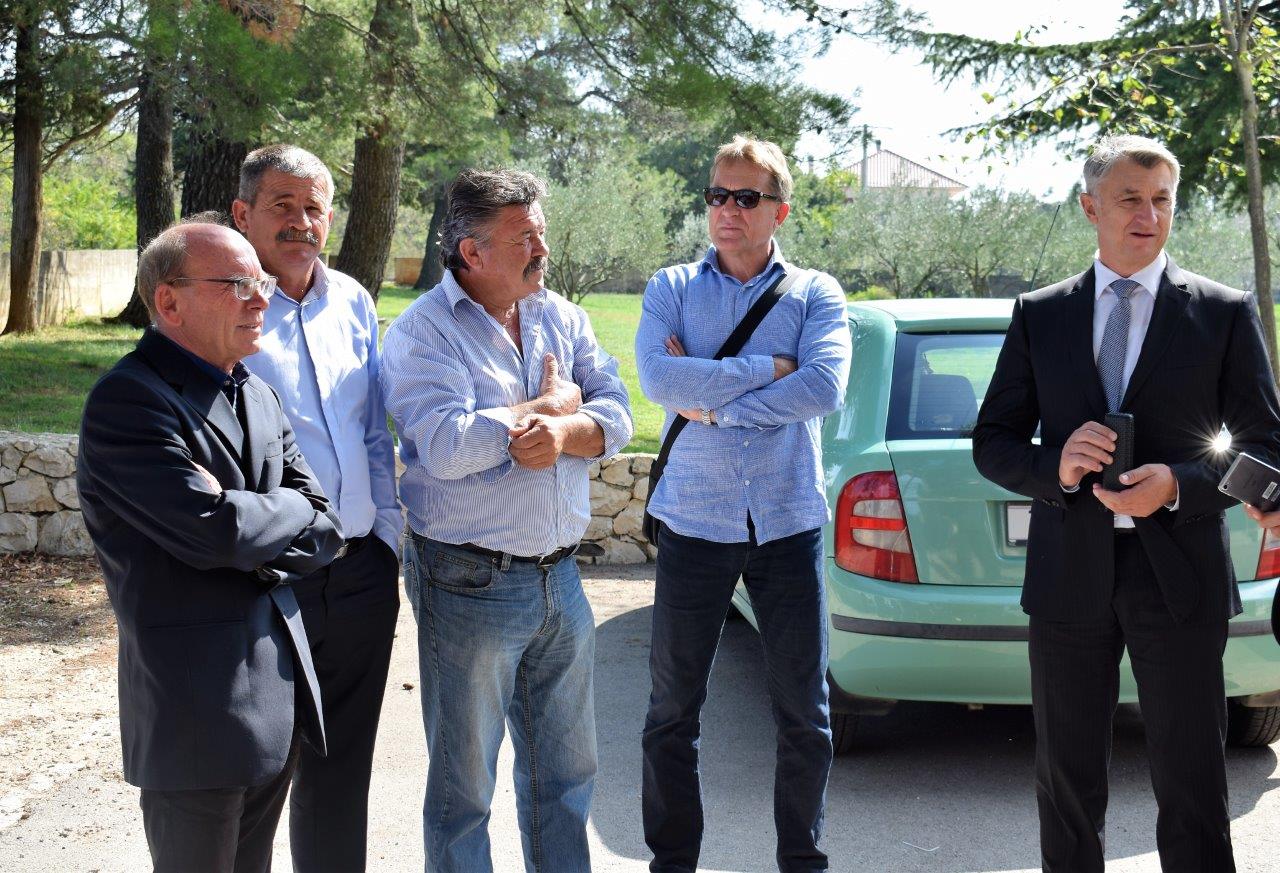 Dan Općine Galovac: Župan Longin otvorio Dom kulture Dan Općine Galovac: Župan Longin otvorio Dom kulture