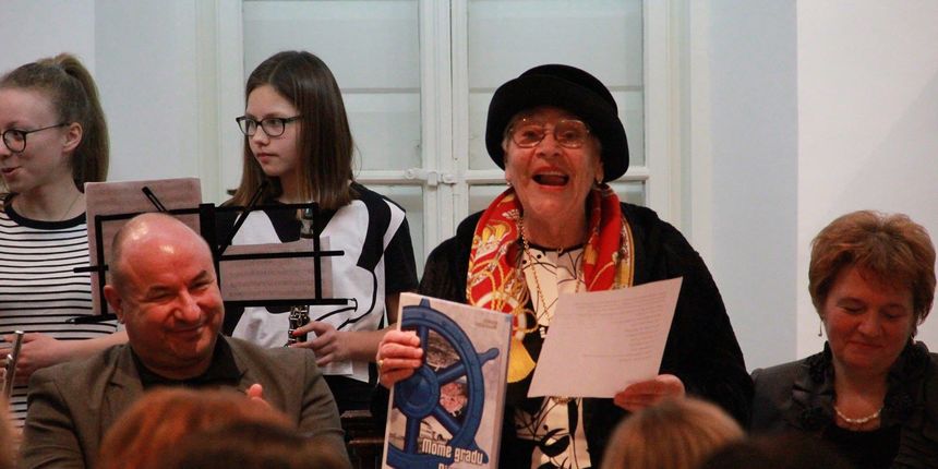 Predstavljena fotomonografija “Mome gradu Biogradu” autora Marice Tolić i Draženka Samardžića Predstavljena fotomonografija “Mome gradu Biogradu” autora Marice Tolić i Draženka Samardžića