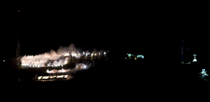 Dubrovnik, 061211.
Pripadnici dubrovacke Torcide u suradnji sa UHDDR-om Dubrovnik bakljadom su zavrsili svecanost obiljezavanja 20. obljetnice obrane grada.
Foto: Tonci Plazibat / CROPIX Dubrovnik, 061211.
Pripadnici dubrovacke Torcide u suradnji sa UHDDR-om Dubrovnik bakljadom su zavrsili svecanost obiljezavanja 20. obljetnice obrane grada.
Foto: Tonci Plazibat / CROPIX