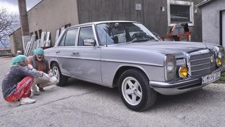 Mladi europski kipari stigli u Imotski, punom parom rade spomenik kultnom Mercedesu Mladi europski kipari stigli u Imotski, punom parom rade spomenik kultnom Mercedesu