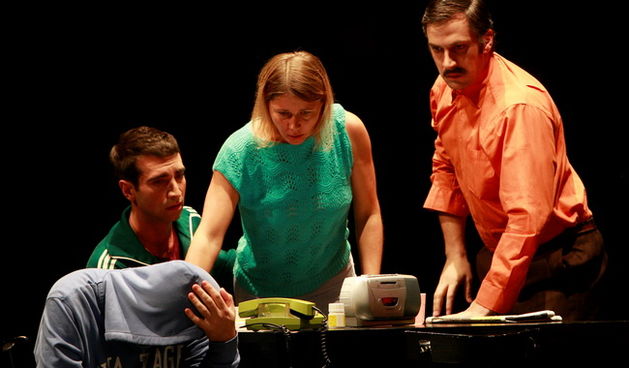 Zagreb, 231010.
Zagrebacko kazaliste mladih, Teslina 7.
Premjera predstave “Ovo bi mogla biti moja ulica” posvecena Luki Ritzu i njegovim vrsnjacima, zrtvama maloljetnickog nasilja.
Na fotografiji: 
Foto: Ronald Gorsic / CROPIX