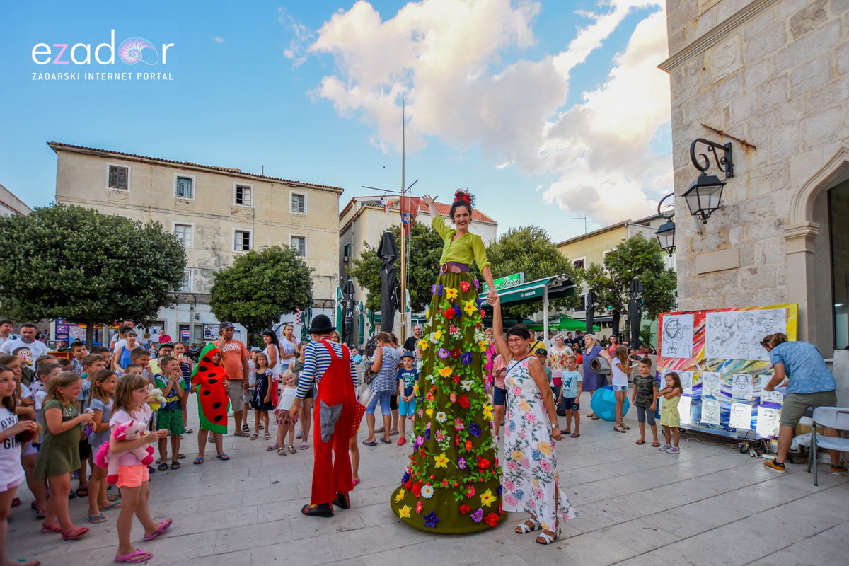 Dječjim karnevalskim danom započeo 59. Paški ljetni karneval