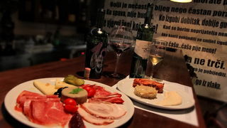 Restoran bar Atrij: Finger Food & Wine Selection, Foto: Iva Perinčić Restoran bar Atrij: Finger Food & Wine Selection, Foto: Iva Perinčić