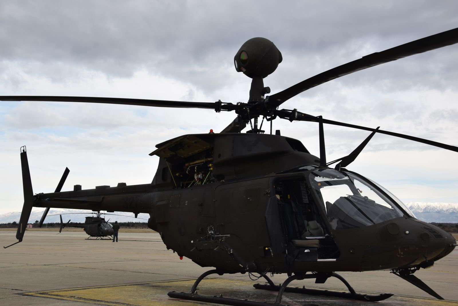 Letačka obuka nove skupine pilota na Kiowama