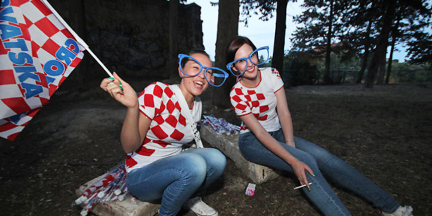 Navijačko ludilo u Zadru, 10. lipnja 2012. (foto:Saša Čuka) Navijačko ludilo u Zadru, 10. lipnja 2012. (foto:Saša Čuka)