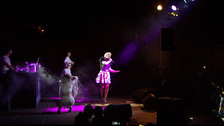 Mještani Bibinja sinoć su uživali u vrhunskom koncertu grupe Colonija na sportskom centru Crljenica Mještani Bibinja sinoć su uživali u vrhunskom koncertu grupe Colonija na sportskom centru Crljenica