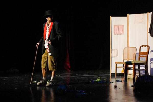 Zadarska Noć kazališta – “Teštament” (foto:Saša Čuka) Zadarska Noć kazališta – “Teštament” (foto:Saša Čuka)