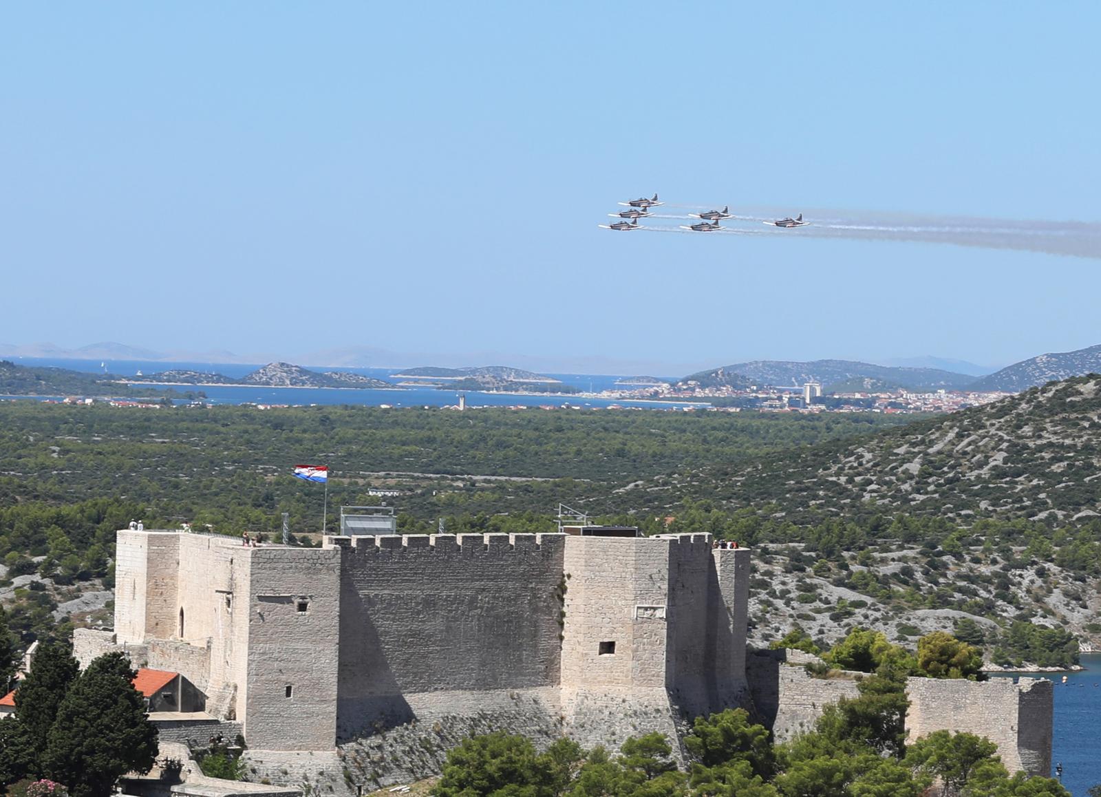 Krila Oluje slave 18. rođendan preletom preko 18 gradova na obali Krila Oluje slave 18. rođendan preletom preko 18 gradova na obali