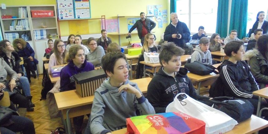 Županijsko natjecanje iz fizike u biogradskoj osnovnoj školi Županijsko natjecanje iz fizike u biogradskoj osnovnoj školi