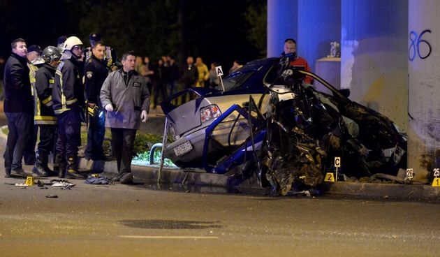Zagreb -Teska prometna nesreca na krizanju Slavonske avenije i Ljudevita posavskog, u kojoj je automobil udario u stup nadvoznjaka i smrtno su stradale dvije osobe.Photo: Marko Prpic/PIXSELL