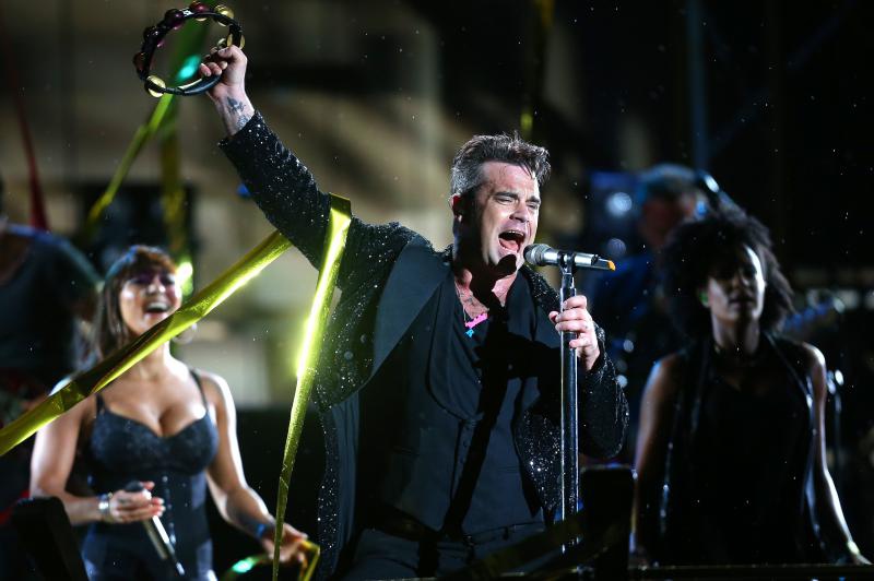 13.08.2013., Zagreb – Britanski pjevac Robbie Williams odrzao je koncert na maksimirskom stadionu u sklopu turneje Take the crown. Photo: Petar Glebov/Pixsell 13.08.2013., Zagreb – Britanski pjevac Robbie Williams odrzao je koncert na maksimirskom stadionu u sklopu turneje Take the crown. Photo: Petar Glebov/Pixsell