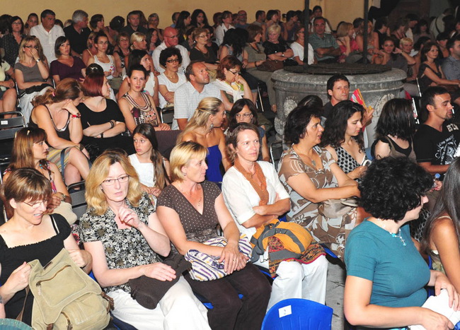 Zadarsko kazalisno ljeto: Bog zurim, nazovi ili Replika stoljeca, Foto: Nenad Marcev Zadarsko kazalisno ljeto: Bog zurim, nazovi ili Replika stoljeca, Foto: Nenad Marcev