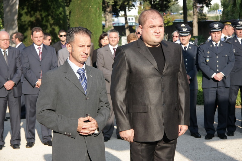 Image 1054193 (auto)