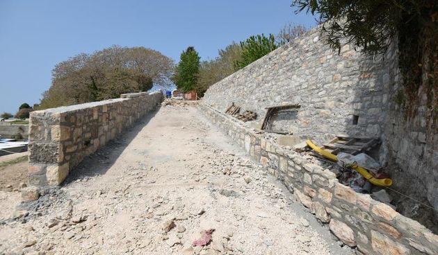 Pri kraju su radovi na obnovi prilaza fontani na Karmi.