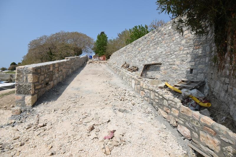 Pri kraju su radovi na obnovi prilaza fontani na Karmi.