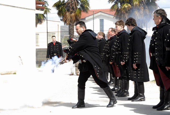 Metkovic, 050410.
Festival zudija, cuvara Kristova groba, u zupi sv. Nikole u Metkovicu.
Jubilarni deseti po redu vodicki festival Zudija Metkovic 2010, ove je godine odrzan u zupi Svetog Nikole na desnoj strani grada Metkovica uz sudjelovanje 24 skupine Metkovic, 050410.
Festival zudija, cuvara Kristova groba, u zupi sv. Nikole u Metkovicu.
Jubilarni deseti po redu vodicki festival Zudija Metkovic 2010, ove je godine odrzan u zupi Svetog Nikole na desnoj strani grada Metkovica uz sudjelovanje 24 skupine