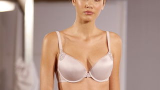 Zagreb, 280809.
Modna revija Lisca za sezonu proljece ljeto 2010. u kolekcijama rublja, kupacih kostima i spavaceg programa, odrzana je u Hotelu International.
Foto: Dragan Matic / Cropix