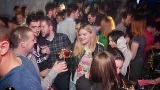 Subotnji party u Svarog baru