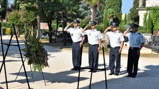 Povodom Dana pobjede kod središnjeg križa na Gradskom groblju položeni vijenci Povodom Dana pobjede kod središnjeg križa na Gradskom groblju položeni vijenci