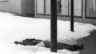 310391. ARHIVSKA FOTOGRAFIJA:
Plitvicka jezera – Akcija pripadnika za posebne namjene hrvatskog MUP-a na sam Uskrs 31.03.1991 kojom je ponovno uspostavljena policijska postaja na Plitvickim jezerima. Okrsaj je trajajo vise sati u kojoj je poginuo redarstv 310391. ARHIVSKA FOTOGRAFIJA:
Plitvicka jezera – Akcija pripadnika za posebne namjene hrvatskog MUP-a na sam Uskrs 31.03.1991 kojom je ponovno uspostavljena policijska postaja na Plitvickim jezerima. Okrsaj je trajajo vise sati u kojoj je poginuo redarstv