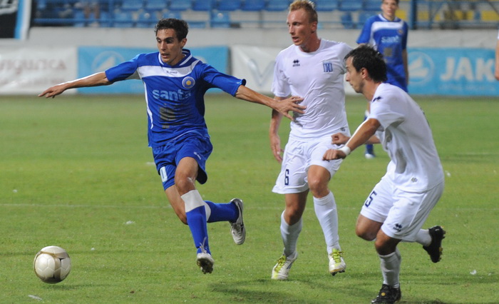 Zadar, 210911. 
Stadion Stanovi.
Nogometna utakmica Kupa Hrvatske, Zadar – Karlovac.
Na fotografiji: igrac Zadra Luka Begonja.
Foto: Andrija Lucic / CROPIX