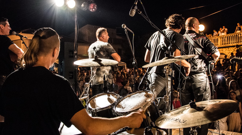Tamburaški sastav Gazde u Povljani Tamburaški sastav Gazde u Povljani