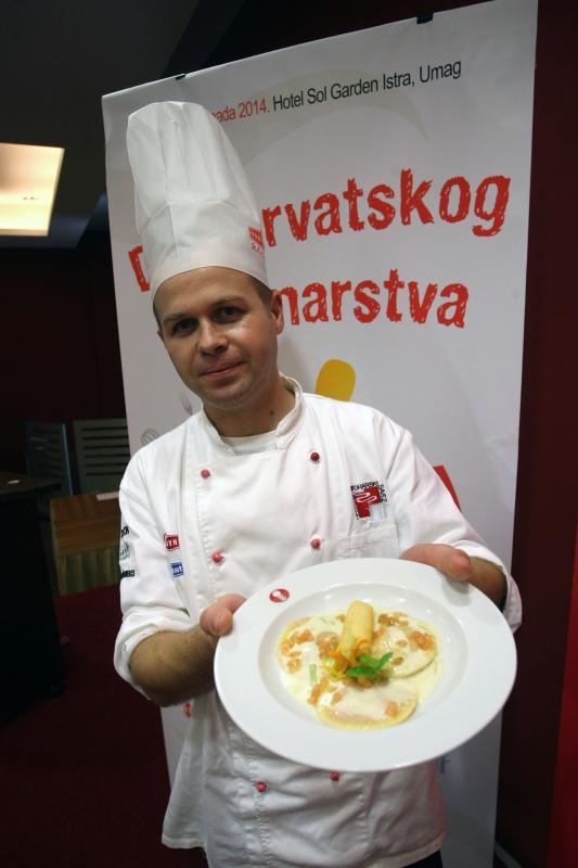 Umag – Hotel Sol Garden Istra u Katoru. Dani hrvatskog kulinarstva i ove godine okupljaju najbolje kuhare, slasticare i ucenike srednjih strukovnih ckola koji se natjecu za medalje i titule drzavnih prvaka. Clanovi zirija. Photo: Dusko Marusic/PIXSELL Umag – Hotel Sol Garden Istra u Katoru. Dani hrvatskog kulinarstva i ove godine okupljaju najbolje kuhare, slasticare i ucenike srednjih strukovnih ckola koji se natjecu za medalje i titule drzavnih prvaka. Clanovi zirija. Photo: Dusko Marusic/PIXSELL