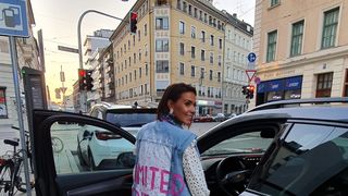 “Emily” je otišla u Pariz, a Petra u München: Zagrebačka Zadranka Petra Blagec već dvije godine živi u Njemačkoj, pokrenula i vlastiti modni brend “Emily” je otišla u Pariz, a Petra u München: Zagrebačka Zadranka Petra Blagec već dvije godine živi u Njemačkoj, pokrenula i vlastiti modni brend