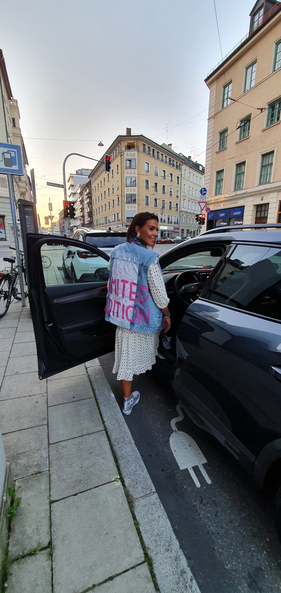 “Emily” je otišla u Pariz, a Petra u München: Zagrebačka Zadranka Petra Blagec već dvije godine živi u Njemačkoj, pokrenula i vlastiti modni brend “Emily” je otišla u Pariz, a Petra u München: Zagrebačka Zadranka Petra Blagec već dvije godine živi u Njemačkoj, pokrenula i vlastiti modni brend