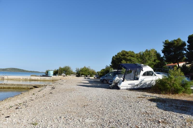 Pijan gliserom izletio na šibensku plažu Jadrija