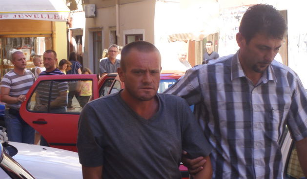 Privodjenje dva piromana