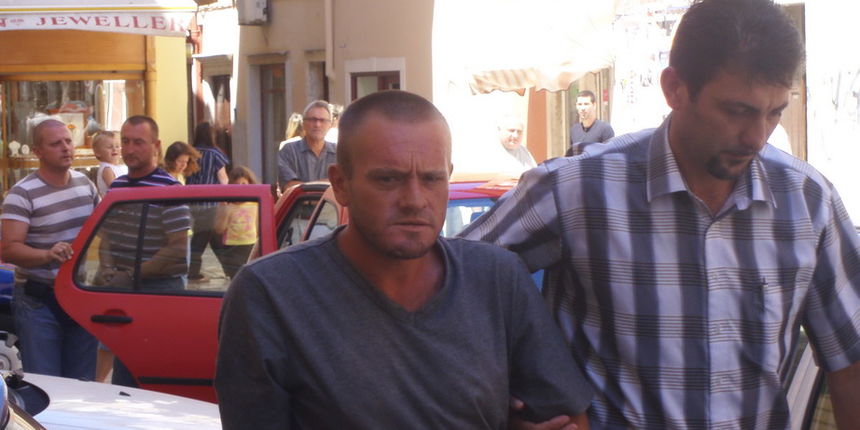 Privodjenje dva piromana Privodjenje dva piromana