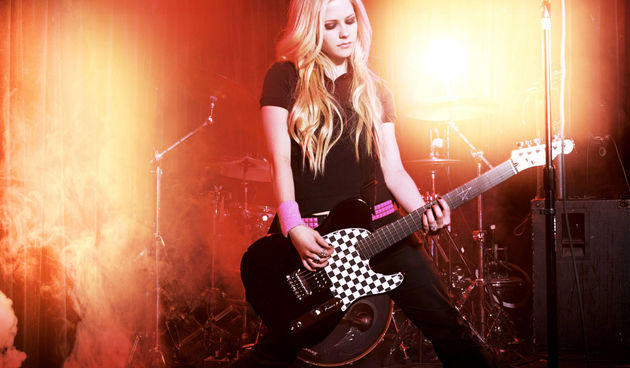 Avril Lavigne (Foto: wallcoo.com)