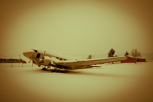 Priča zaboravljenog aviona u Otočcu, foto: Leo Banic