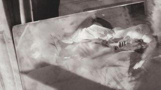 Gola Milla Jovovich (Tportal.hr)