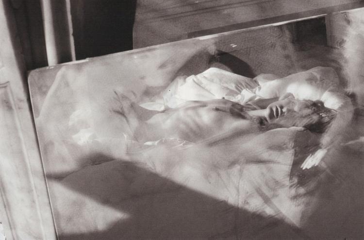 Gola Milla Jovovich (Tportal.hr)