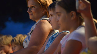 Ružno pače u izvedbi Dragon Teatra Ružno pače u izvedbi Dragon Teatra