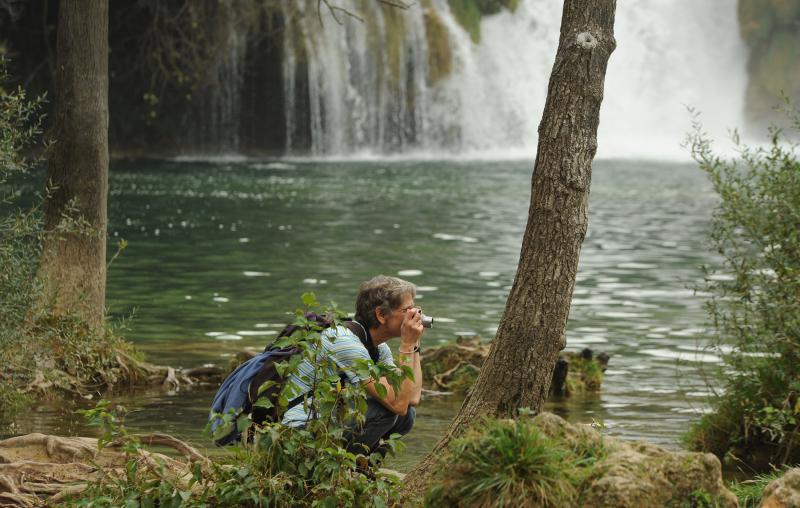 Jesenske boje i ljepote Nacionalnog parka Slapovi Krke oduševljavaju i dalje mnogobrojne turiste iz cijeloga svijeta. Photo: Hrvoje Jelavic/PIXSELL Jesenske boje i ljepote Nacionalnog parka Slapovi Krke oduševljavaju i dalje mnogobrojne turiste iz cijeloga svijeta. Photo: Hrvoje Jelavic/PIXSELL