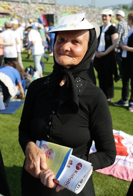 Sarajevo, Bosna i Hercegovina – Sluzbeni posjet pape Franje Sarajevu. Ovo je treci papinski posjet Bosni i Hercegovini. Prethodni posjeti pape Ivana Pavla II bili su pastoralni dok je posjet pape Franje primarno drzavnicki te ga ocekuje zgusnut raspored Sarajevo, Bosna i Hercegovina – Sluzbeni posjet pape Franje Sarajevu. Ovo je treci papinski posjet Bosni i Hercegovini. Prethodni posjeti pape Ivana Pavla II bili su pastoralni dok je posjet pape Franje primarno drzavnicki te ga ocekuje zgusnut raspored