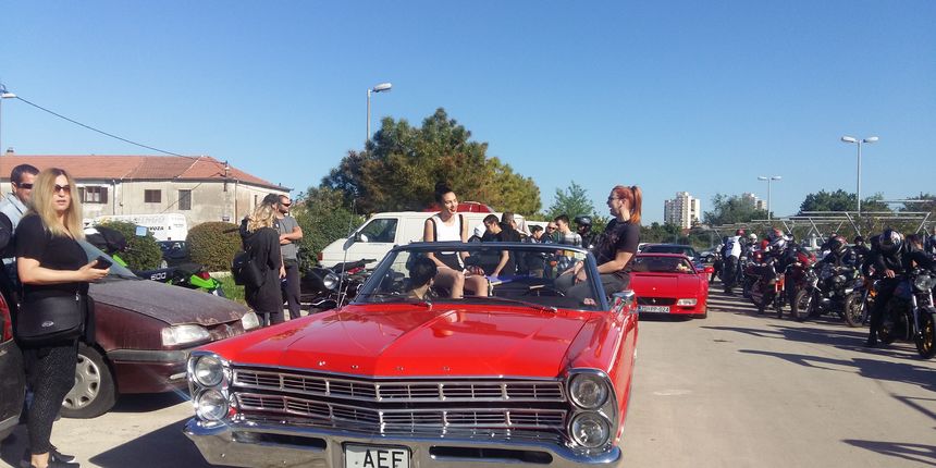 Start utrke oldtimera u uvali Bregdetti Start utrke oldtimera u uvali Bregdetti