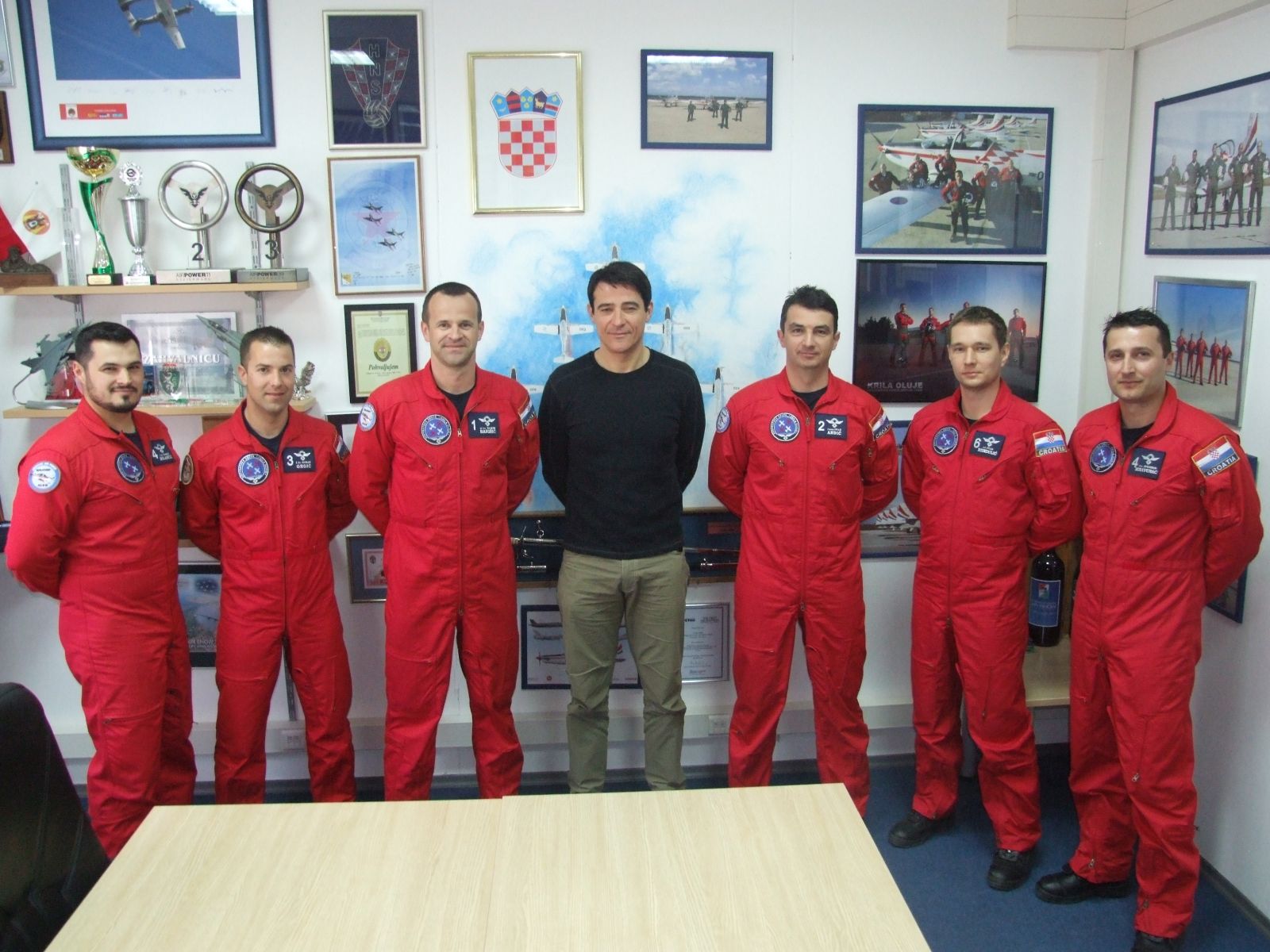 Goran Višnjić posjetio pilote u zrakoplovnoj bazi Zemunik